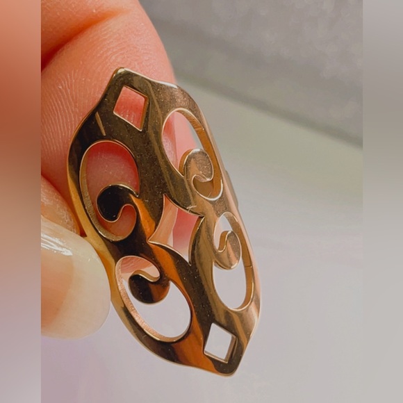 NWT Women's Ring in Gold Stainless Steel, láser Cut Pattern Celtic Style Size 7 - Picture 7 of 17